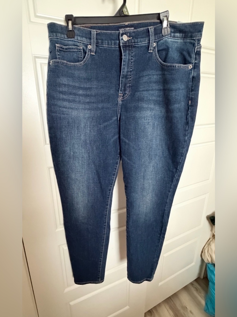 Lucky Brand Mid Rise Skinny Jeans 16/33R Blue Denim $99 NWT